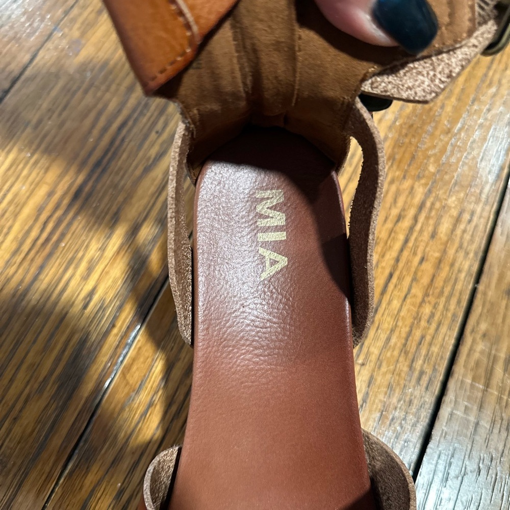 Like New Excellent Condition. - image 3